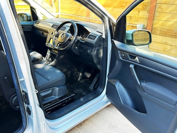 Used Volkswagen Caddy Maxi Life 2017 for sale - 75703865: Photo 17