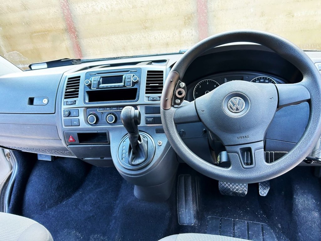 Used Volkswagen Transporter 2015 for sale - 75703869: Photo 2