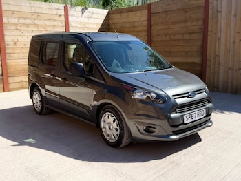 Used Ford Tourneo Connect 2017 for sale - 79481918: Photo