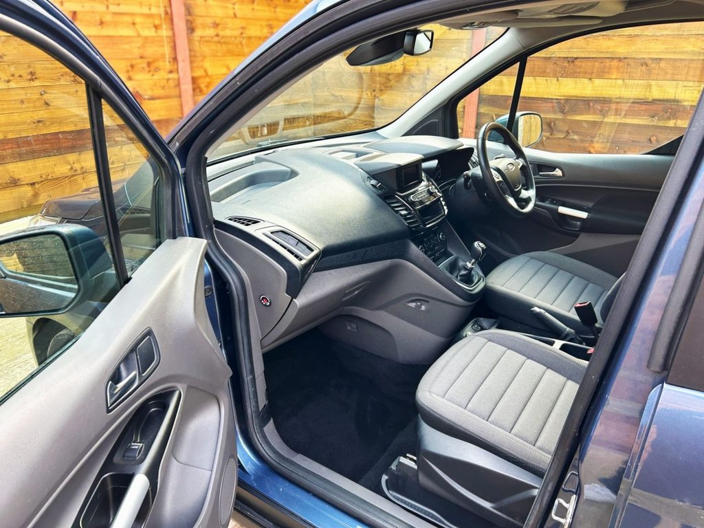 Used Ford Grand Tourneo Connect 2019 for sale - 77879589: Photo 21