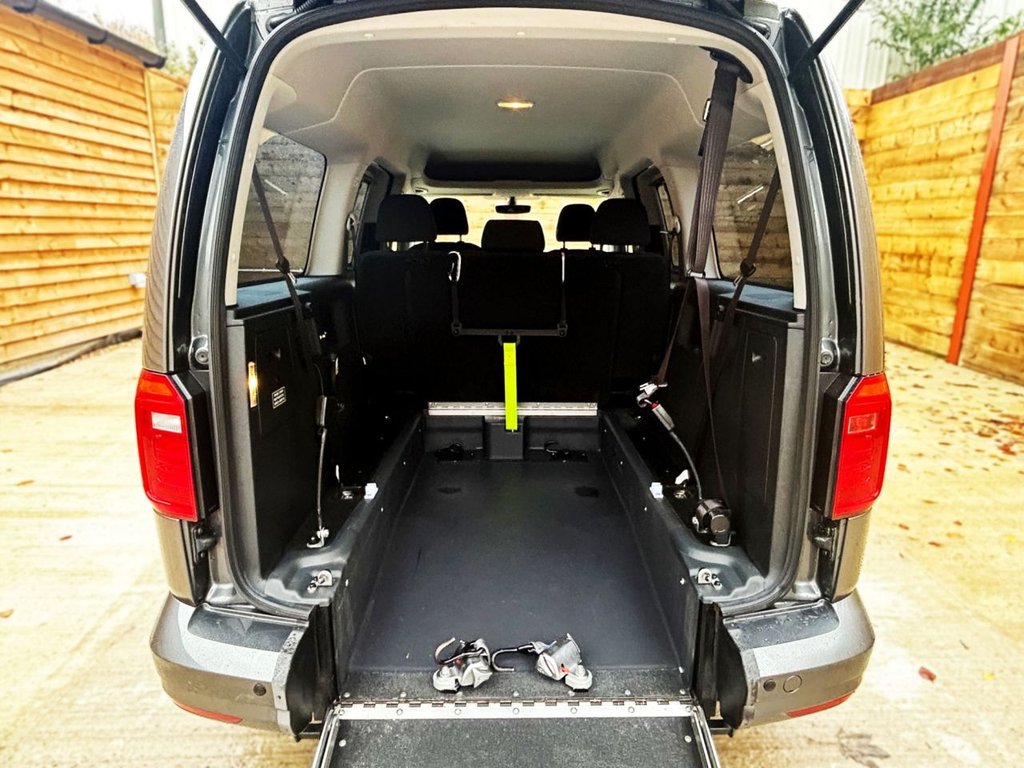 Used Volkswagen Caddy Maxi Life 2020 for sale - 76333901: Photo 12