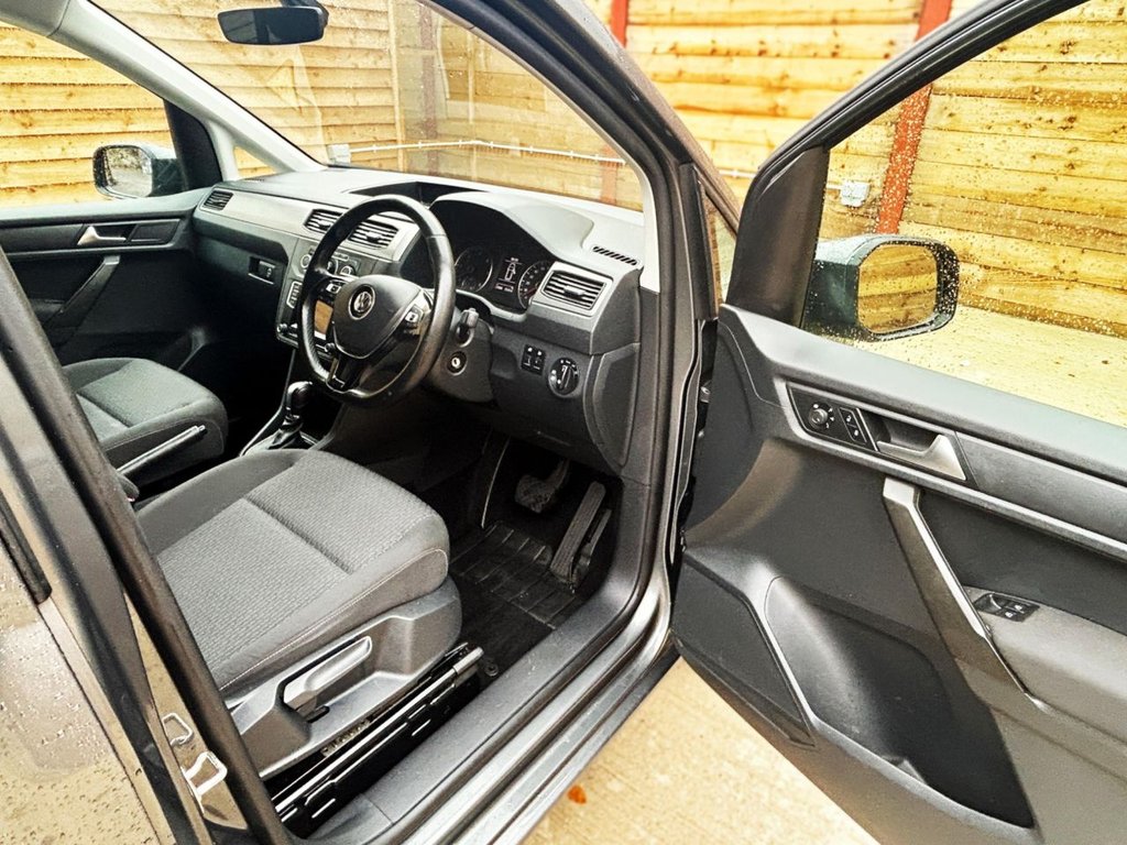 Used Volkswagen Caddy Maxi Life 2020 for sale - 76333901: Photo 13