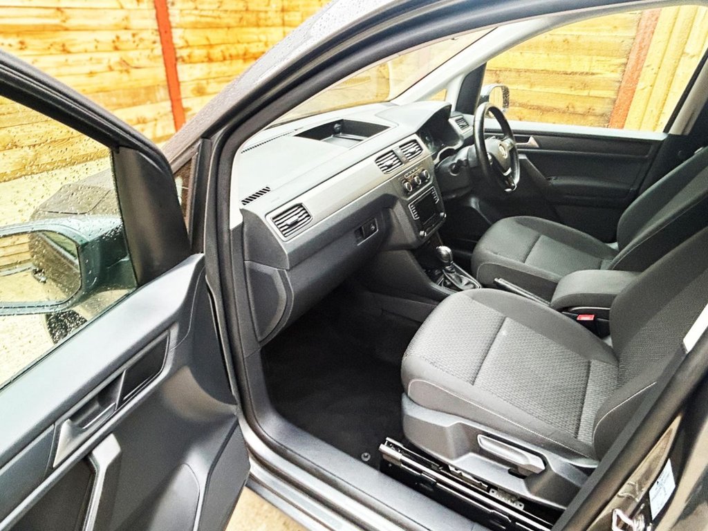 Used Volkswagen Caddy Maxi Life 2020 for sale - 76333901: Photo 17