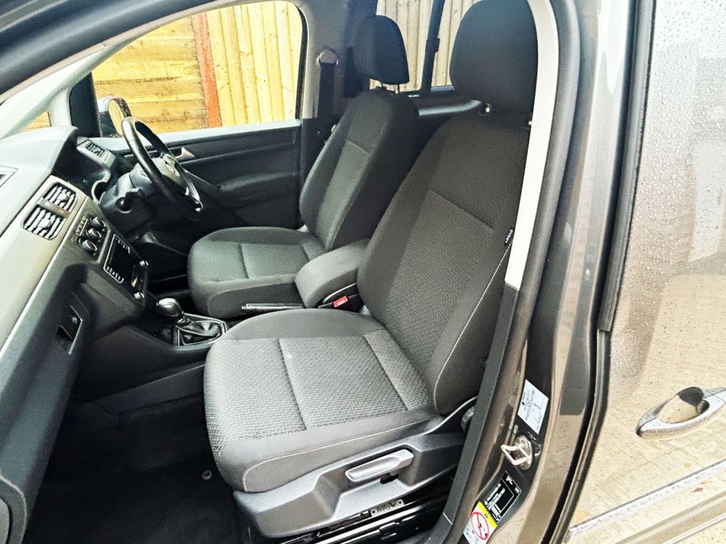 Used Volkswagen Caddy Maxi Life 2020 for sale - 76333901: Photo 18