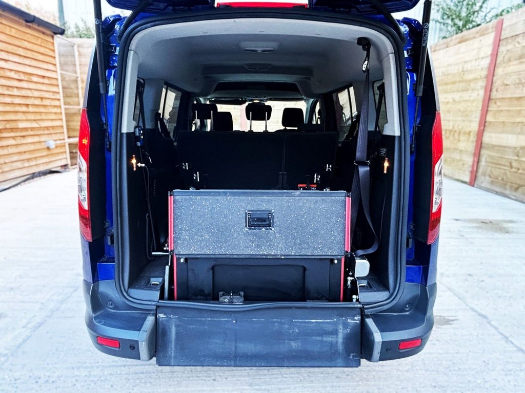 Used Ford Grand Tourneo Connect 2018 for sale - 76900217: Photo 8