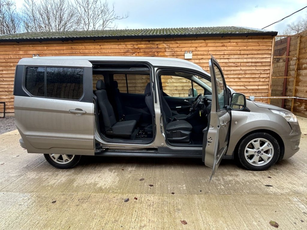 Used Ford Grand Tourneo Connect 2017 for sale - 76883454: Photo 13