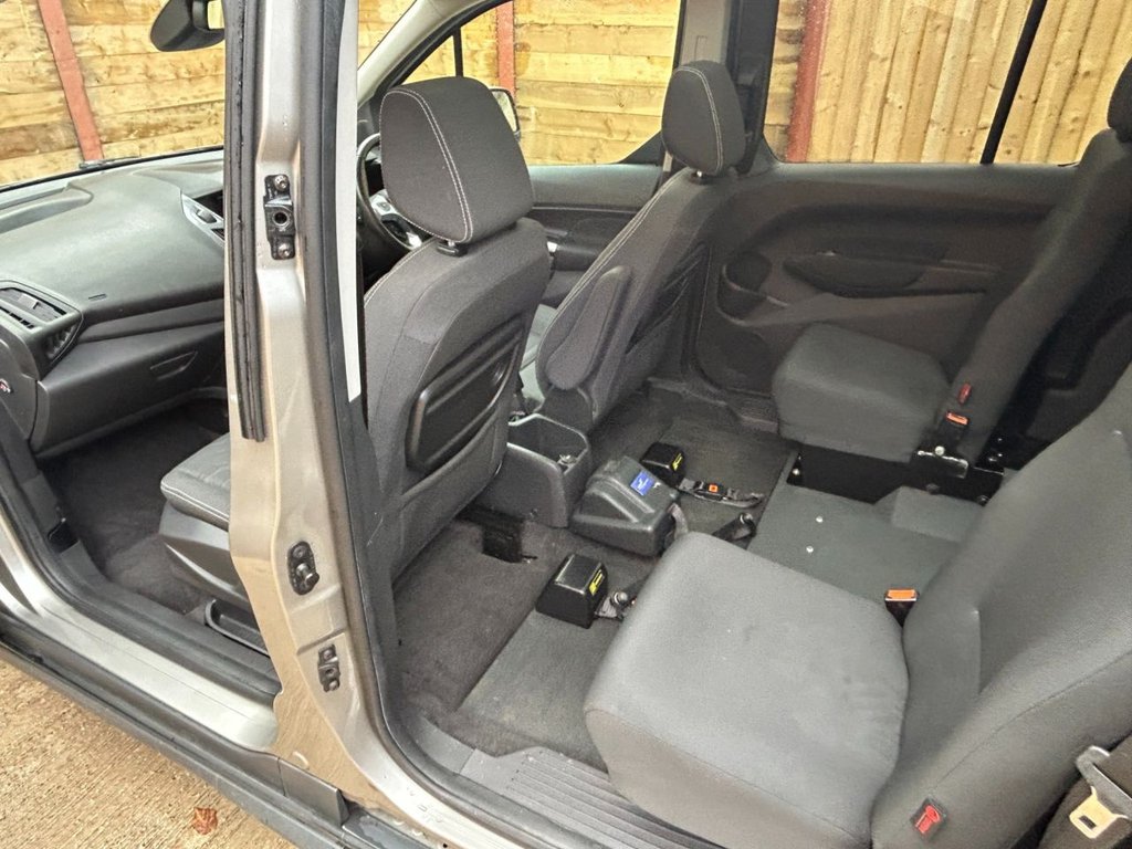 Used Ford Grand Tourneo Connect 2017 for sale - 76883454: Photo 16