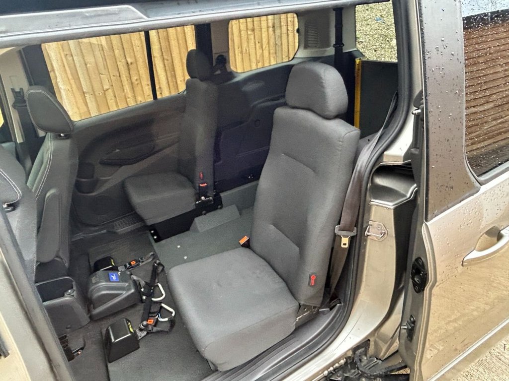 Used Ford Grand Tourneo Connect 2017 for sale - 76883454: Photo 17