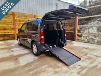 2019 (19) - 3 Seat Wheelchair Accessible Disabled Access Ramp Car 5-Door