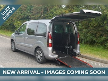 2019 (68) - 3 Seat Wheelchair Accessible Disabled Access Vehicle WAV 5-Door