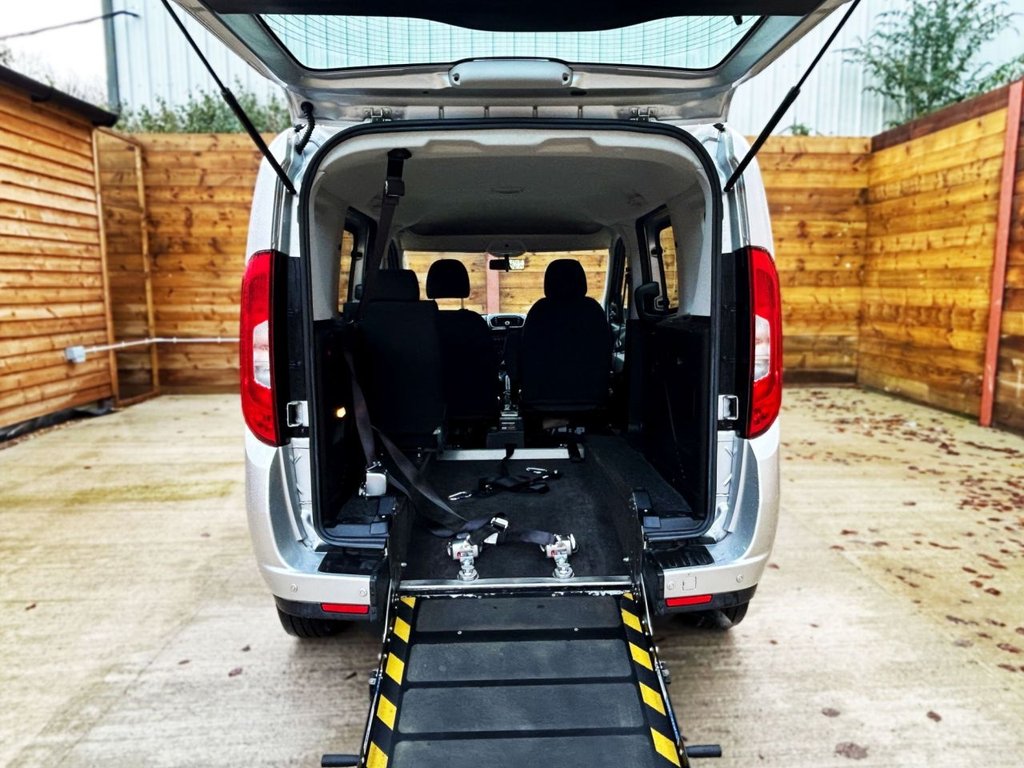 Used Fiat Doblo 2017 for sale - 76396288: Photo 14