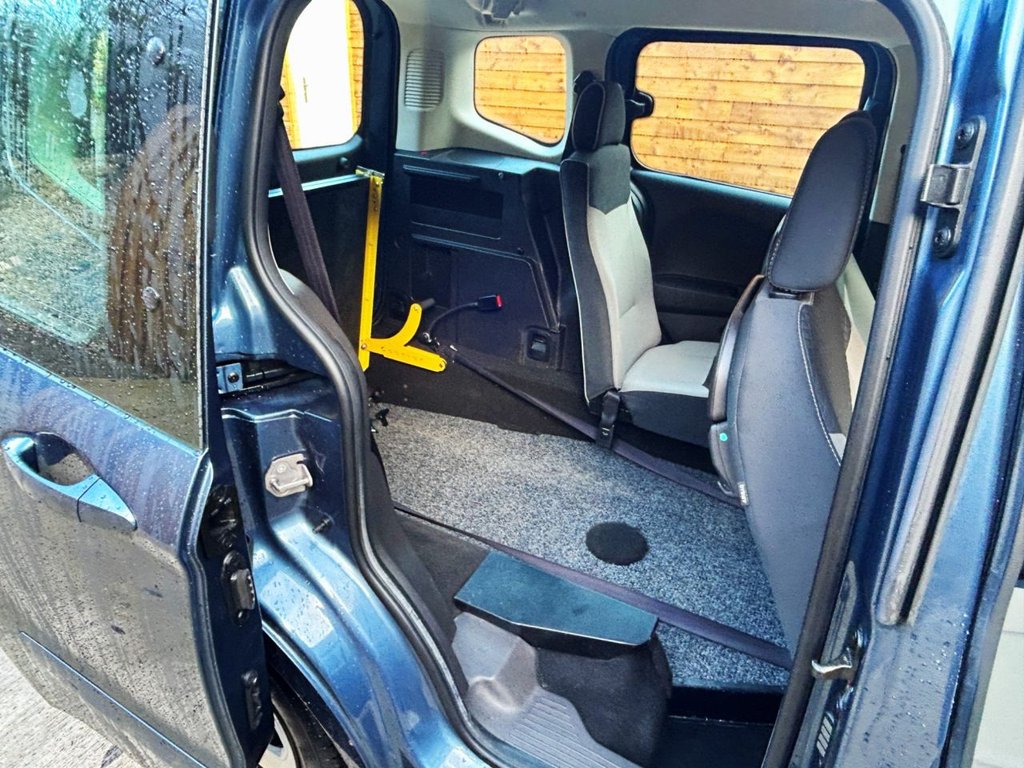 Used Ford Tourneo Courier 2020 for sale - 76546930: Photo 19