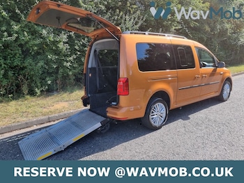 Used Volkswagen Caddy Maxi Life 2016 for sale - 77966901: Photo