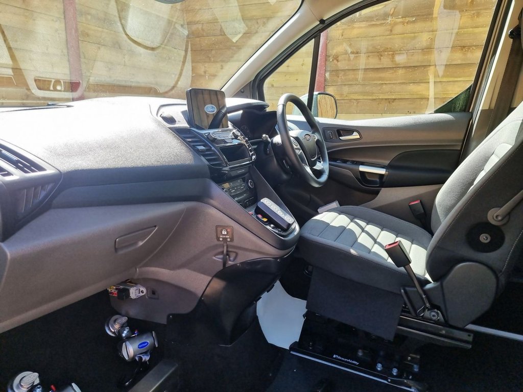 Used Ford Grand Tourneo Connect 2021 for sale - 76256201: Photo 18