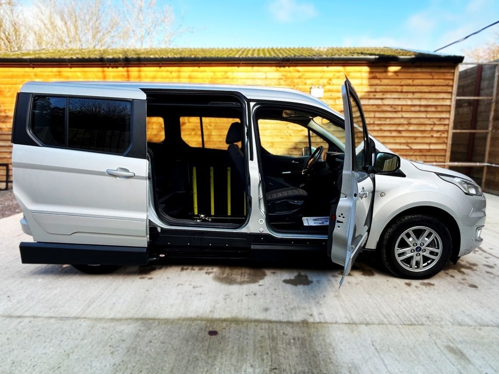 Used Ford Grand Tourneo Connect 2019 for sale - 76546951: Photo 10