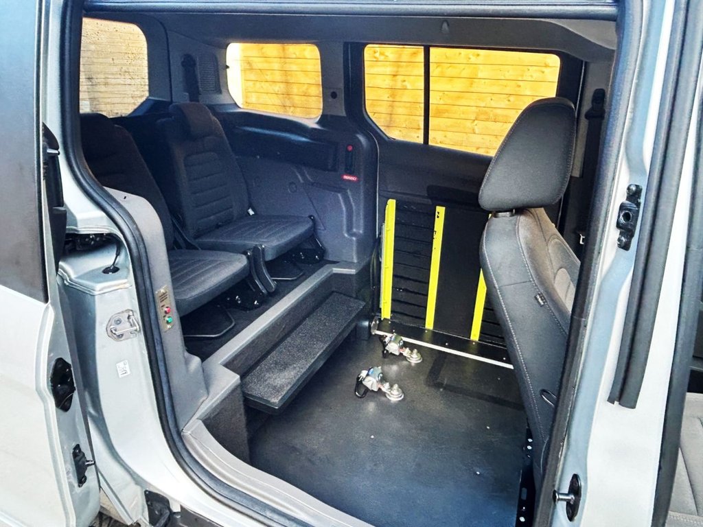 Used Ford Grand Tourneo Connect 2019 for sale - 76546951: Photo 12