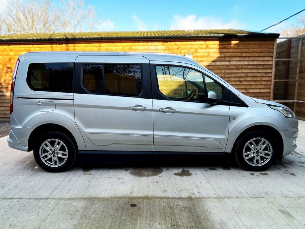 Used Ford Grand Tourneo Connect 2019 for sale - 76546951: Photo 6