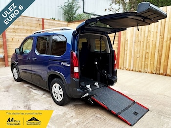 2020 (70) - 4 Seat Auto Wheelchair Accessible Disabled Access Vehicle WAV 5-Door