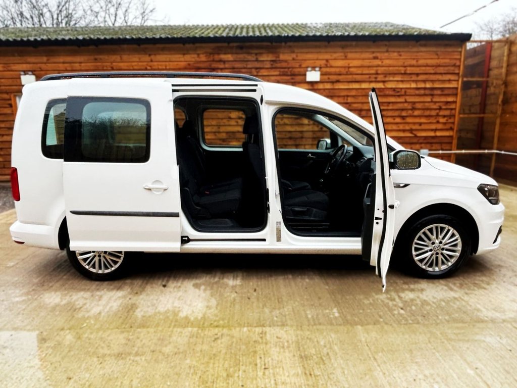 Used Volkswagen Caddy Maxi Life 2018 for sale - 76546661: Photo 15