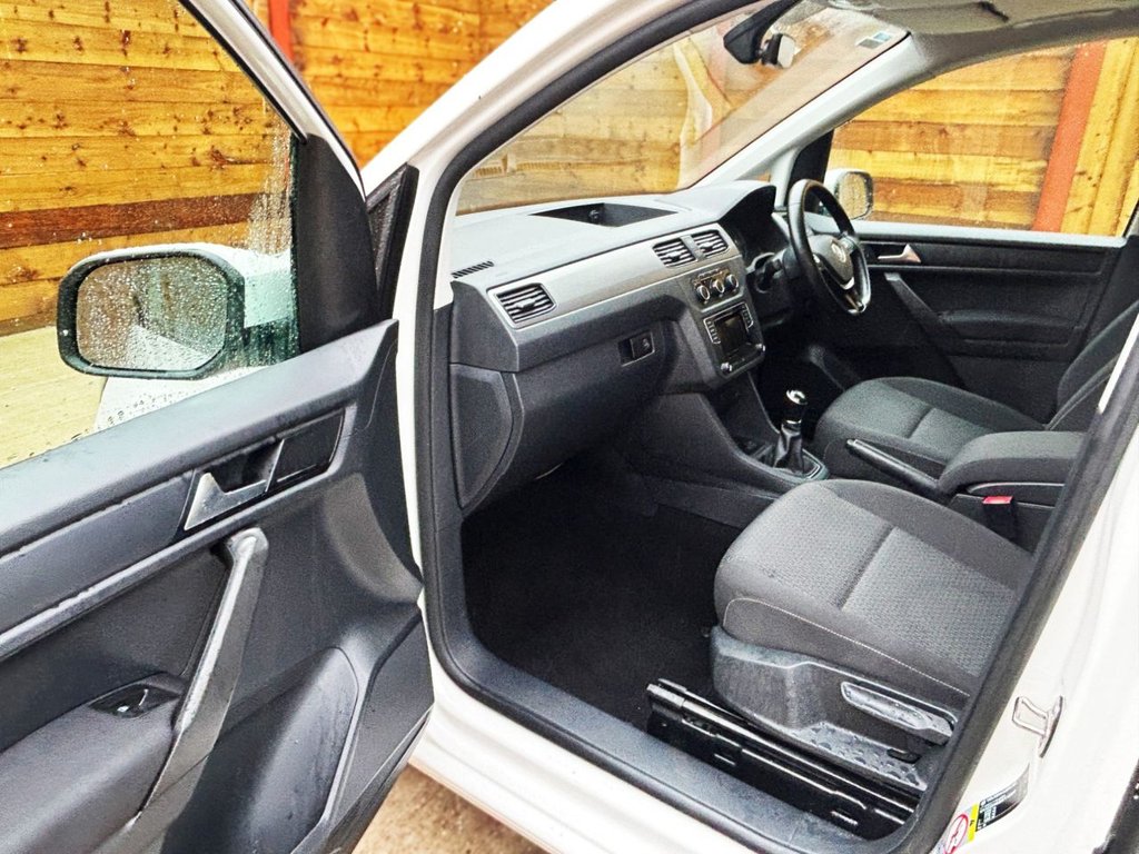 Used Volkswagen Caddy Maxi Life 2018 for sale - 76546661: Photo 21