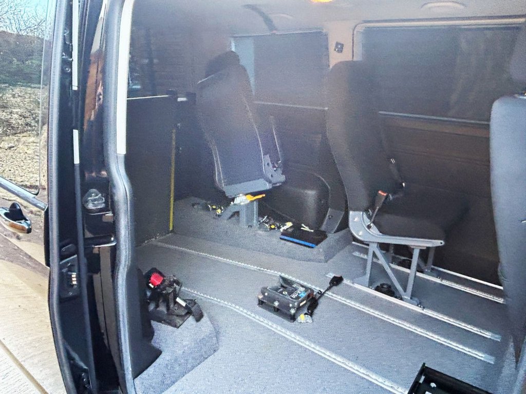 Used Volkswagen Transporter 2018 for sale - 76582350: Photo 15