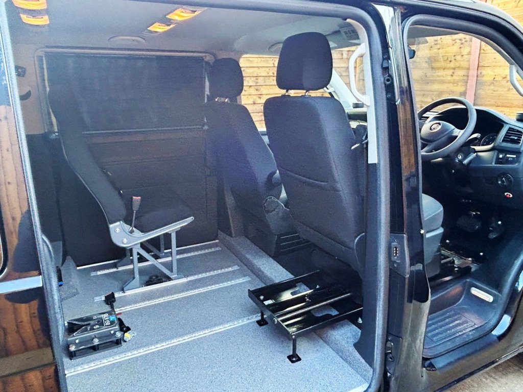 Used Volkswagen Transporter 2018 for sale - 76582350: Photo 16