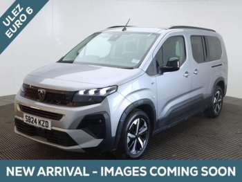 2024 (24) - L2 LWB 3 Seat Auto Wheelchair Accessible Disabled Access Vehicle WAV 5-Door