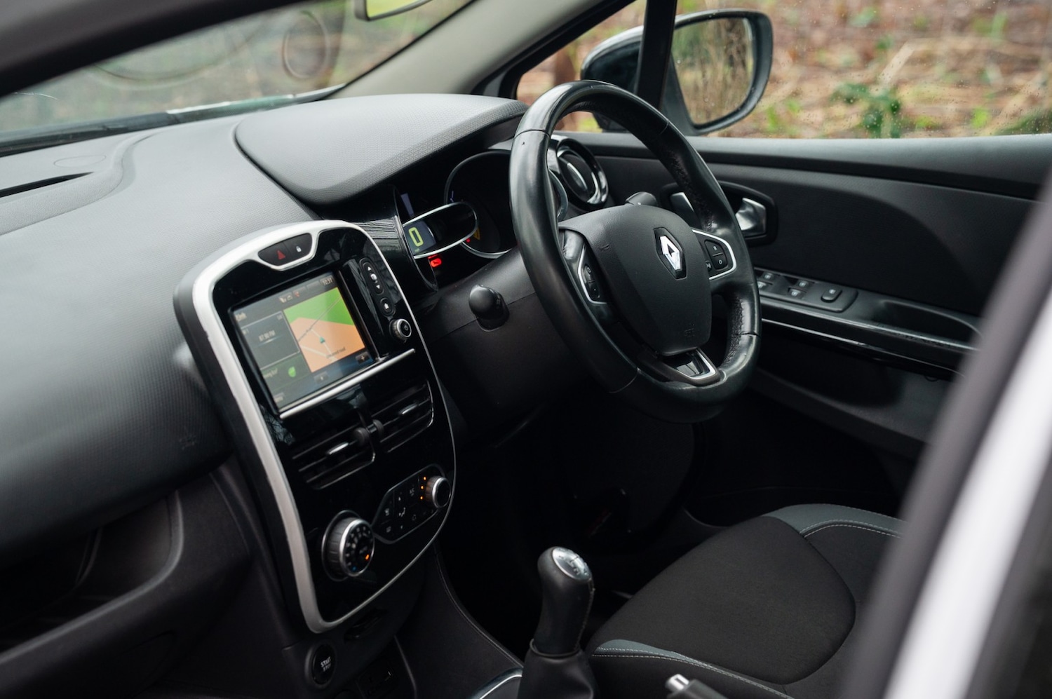 Used Renault Clio 2015 for sale - 77189218: Photo 34