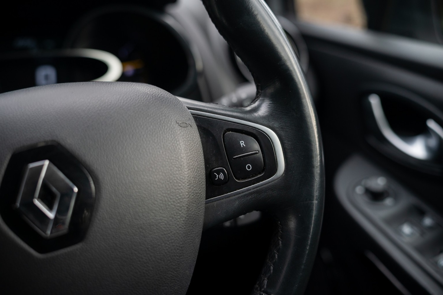 Used Renault Clio 2015 for sale - 77189218: Photo 40