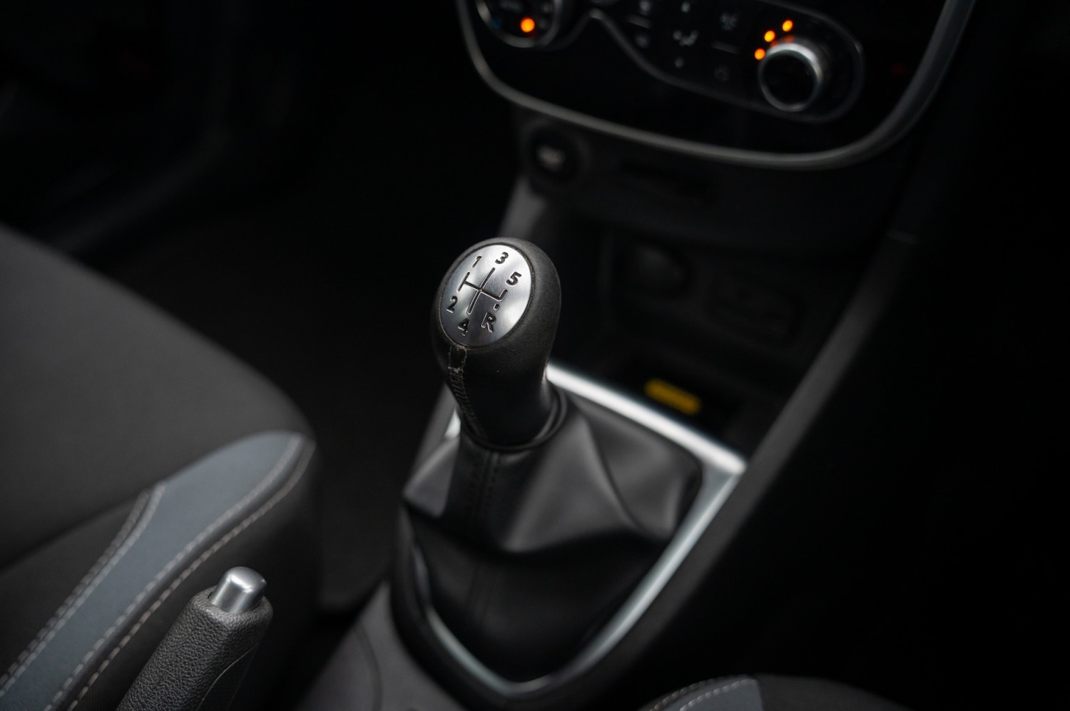 Used Renault Clio 2015 for sale - 77189218: Photo 46