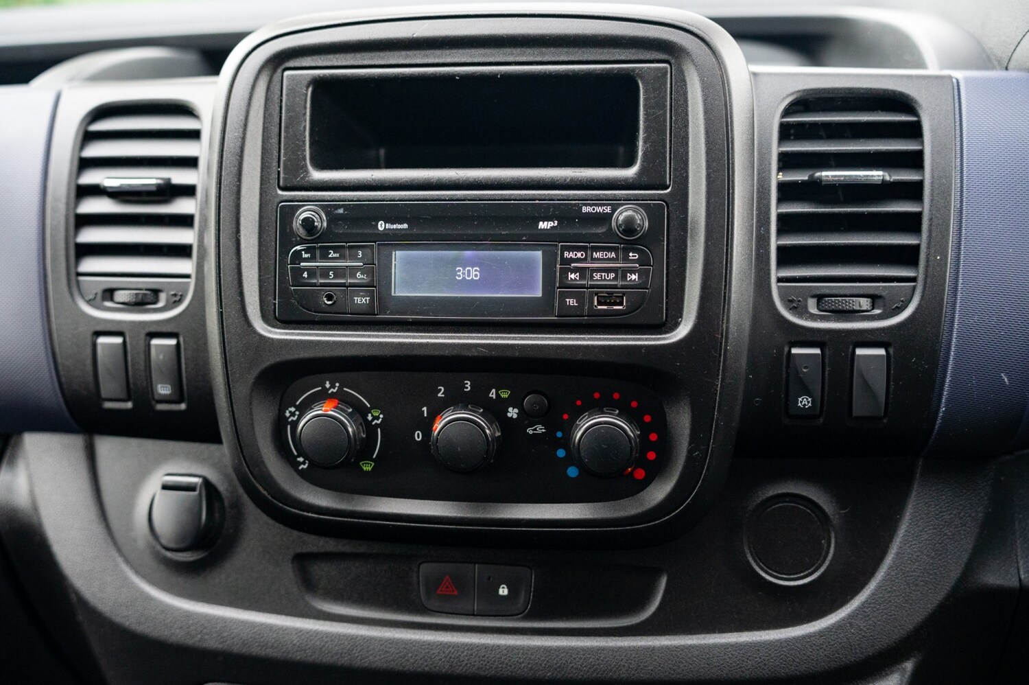 Used Vauxhall Vivaro 2016 for sale - 77880959: Photo 31