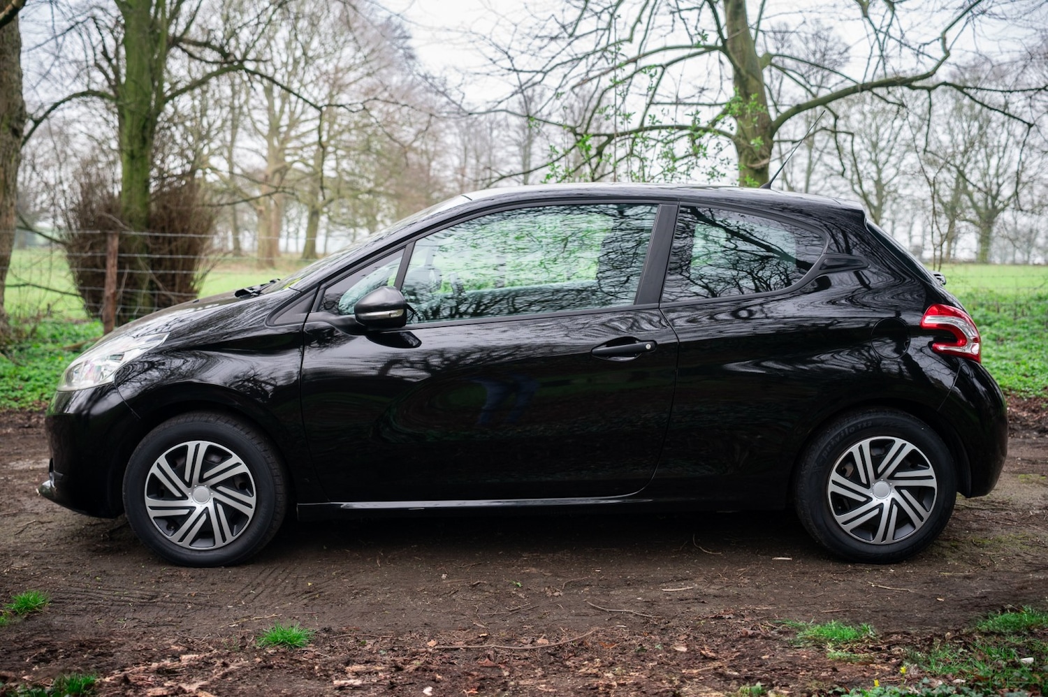 Used Peugeot 208 2014 for sale - 77968670: Photo 14