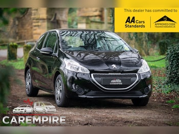 Used Peugeot 208 2014 for sale - 77968670: Photo