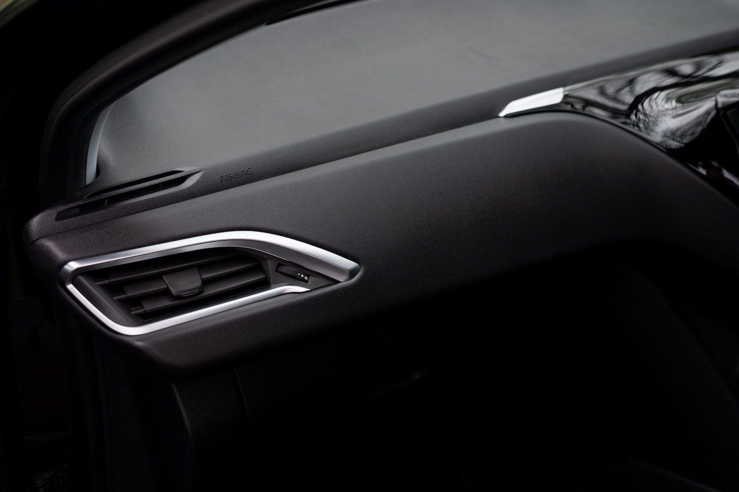 Used Peugeot 208 2014 for sale - 77968670: Photo 24