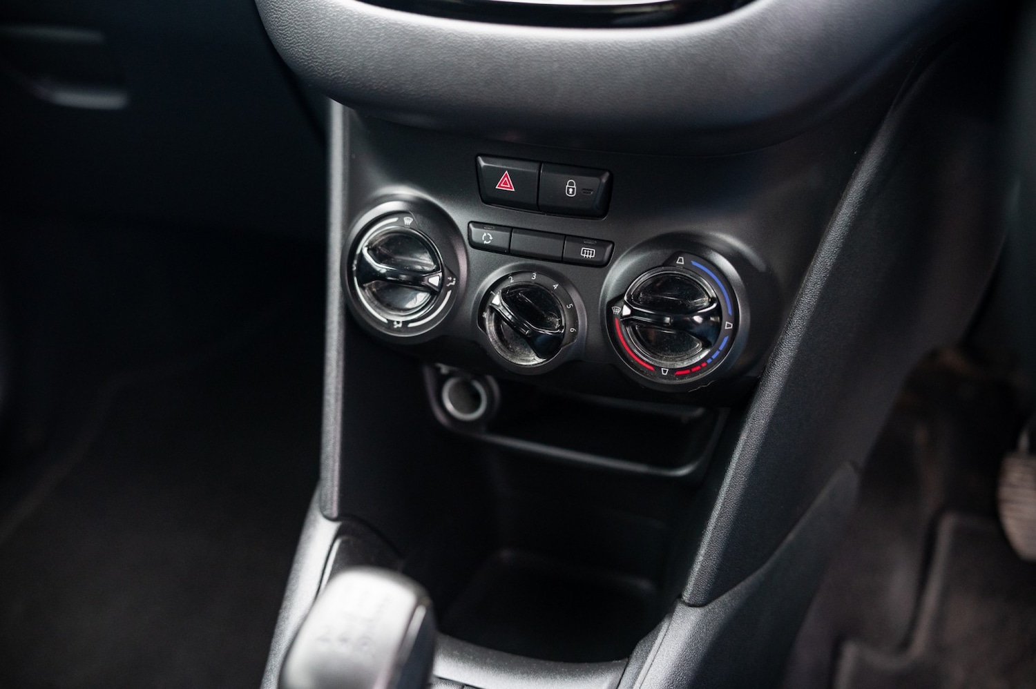 Used Peugeot 208 2014 for sale - 77968670: Photo 31