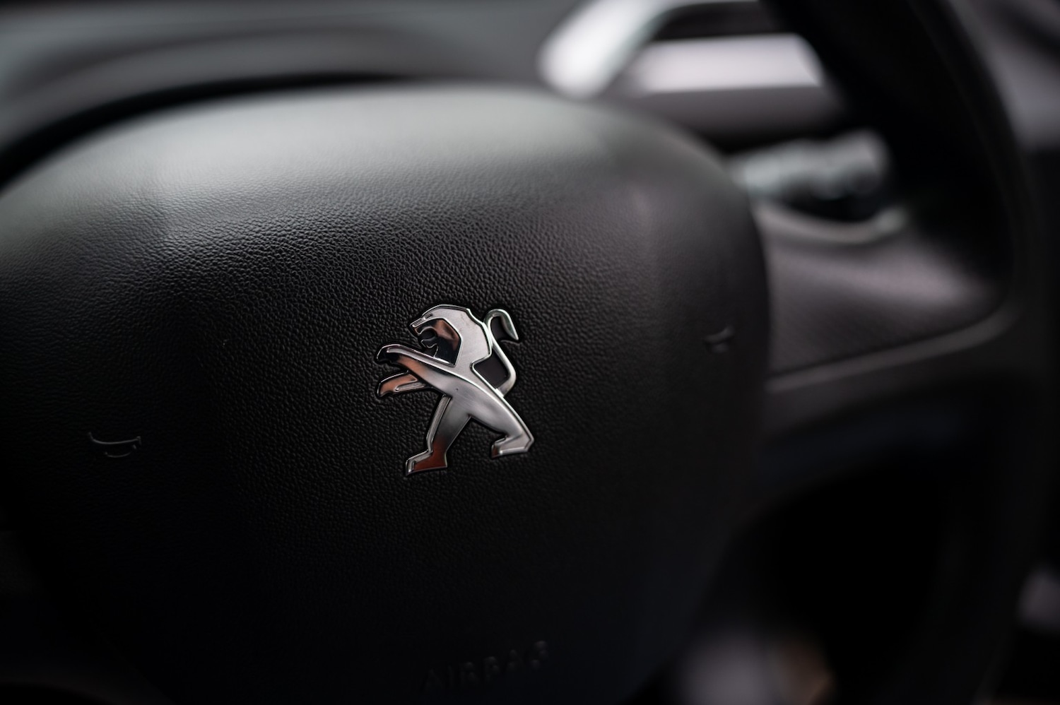 Used Peugeot 208 2014 for sale - 77968670: Photo 36