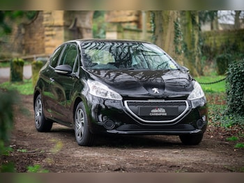 Used Peugeot 208 2014 for sale - 77968670: Photo