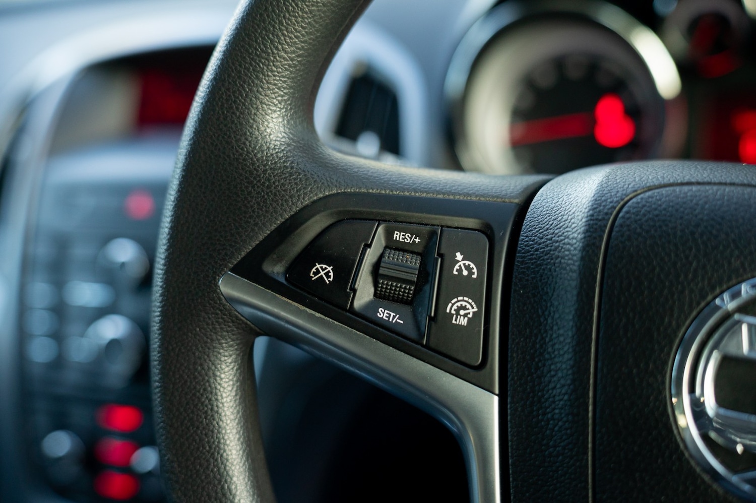 Used Vauxhall Astra 2014 for sale - 77092128: Photo 39