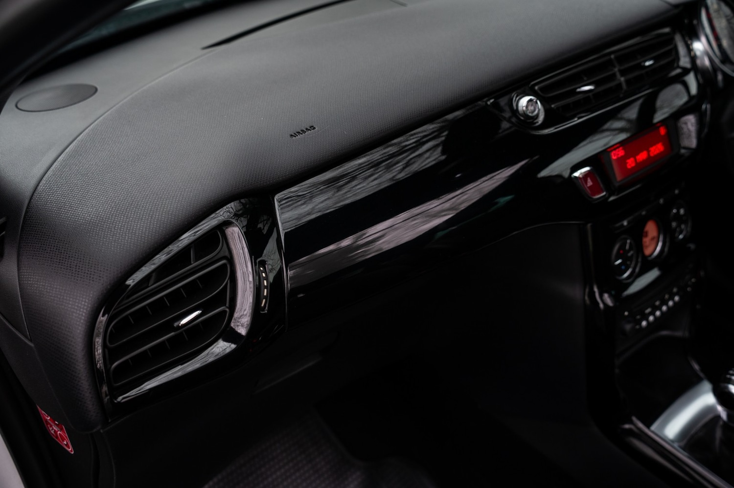 Used Citroen DS3 2013 for sale - 77977165: Photo 29