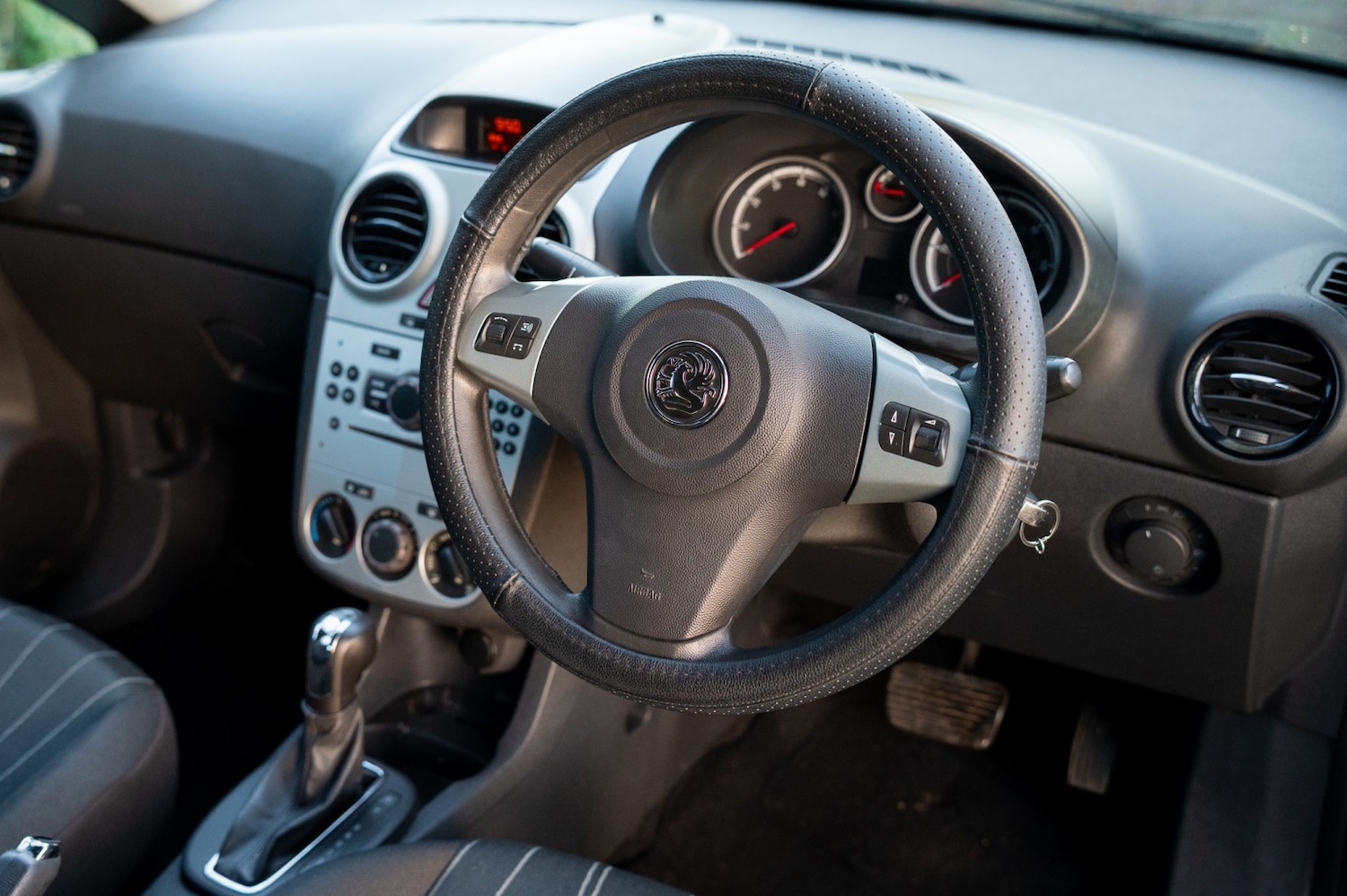 Used Vauxhall Corsa 2009 for sale - 77038880: Photo 15