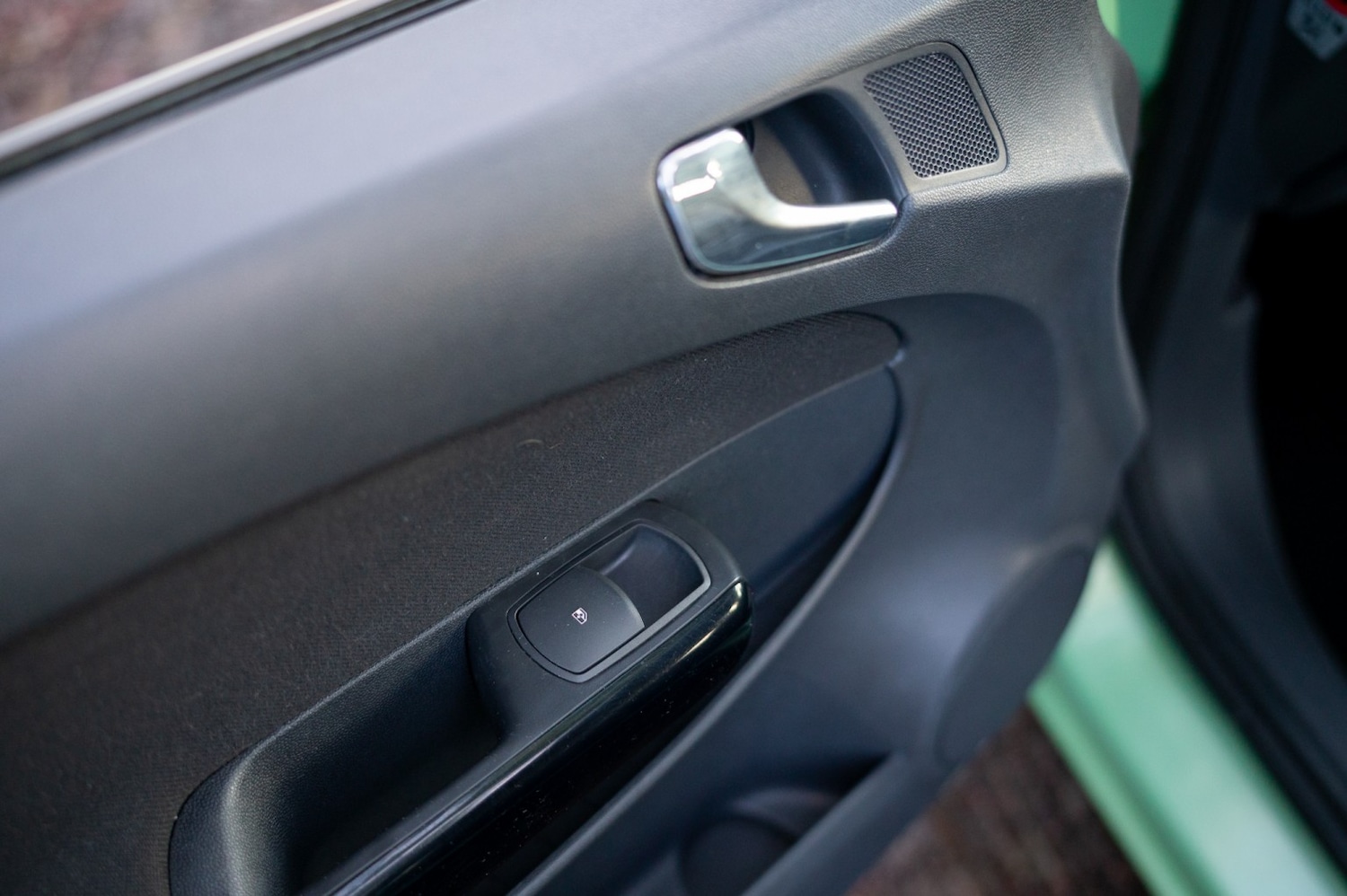 Used Vauxhall Corsa 2009 for sale - 77038880: Photo 19