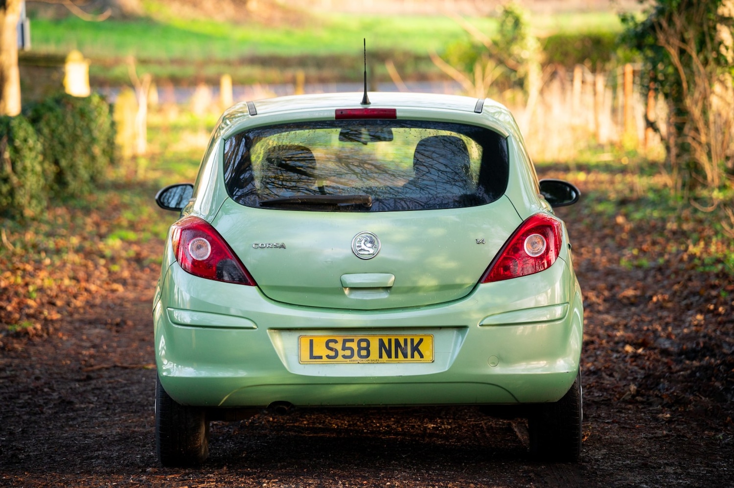 Used Vauxhall Corsa 2009 for sale - 77038880: Photo 2