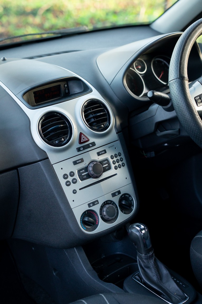 Used Vauxhall Corsa 2009 for sale - 77038880: Photo 22