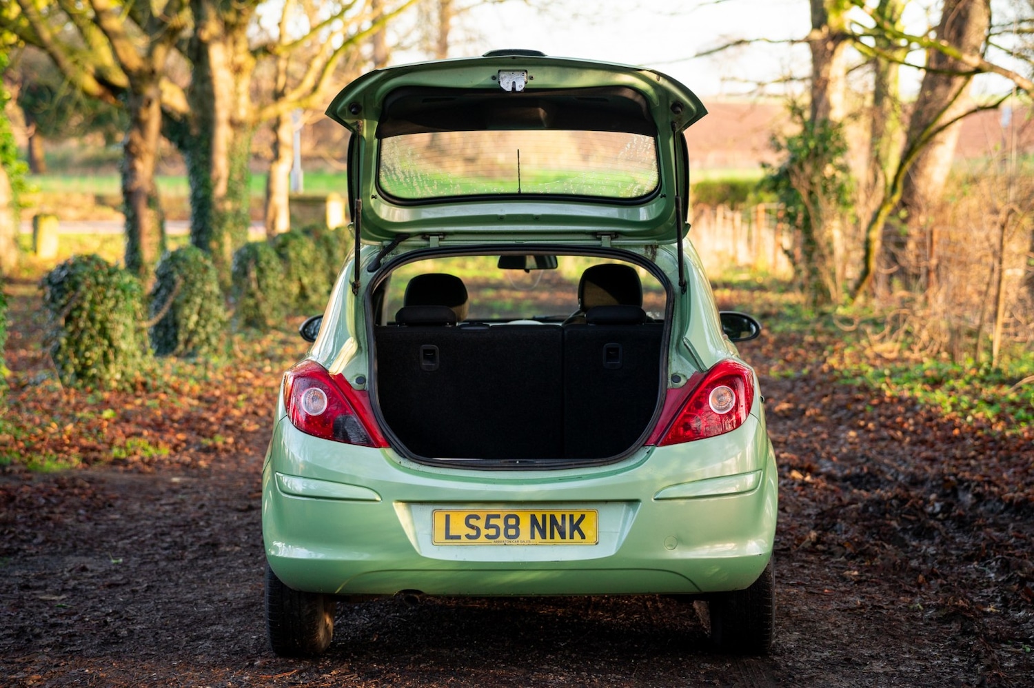 Used Vauxhall Corsa 2009 for sale - 77038880: Photo 4