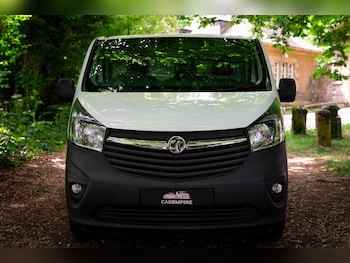Used Vauxhall Vivaro 2017 for sale - 77027903: Photo