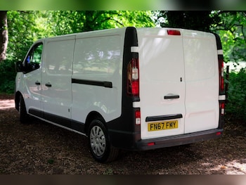 Used Vauxhall Vivaro 2017 for sale - 77027903: Photo