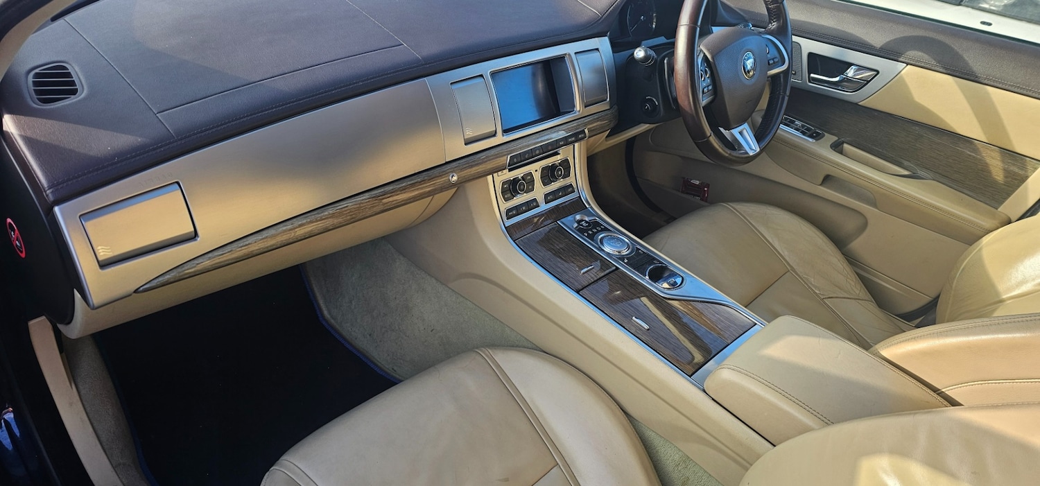 Used Jaguar XF 2014 for sale - 76218706: Photo 10