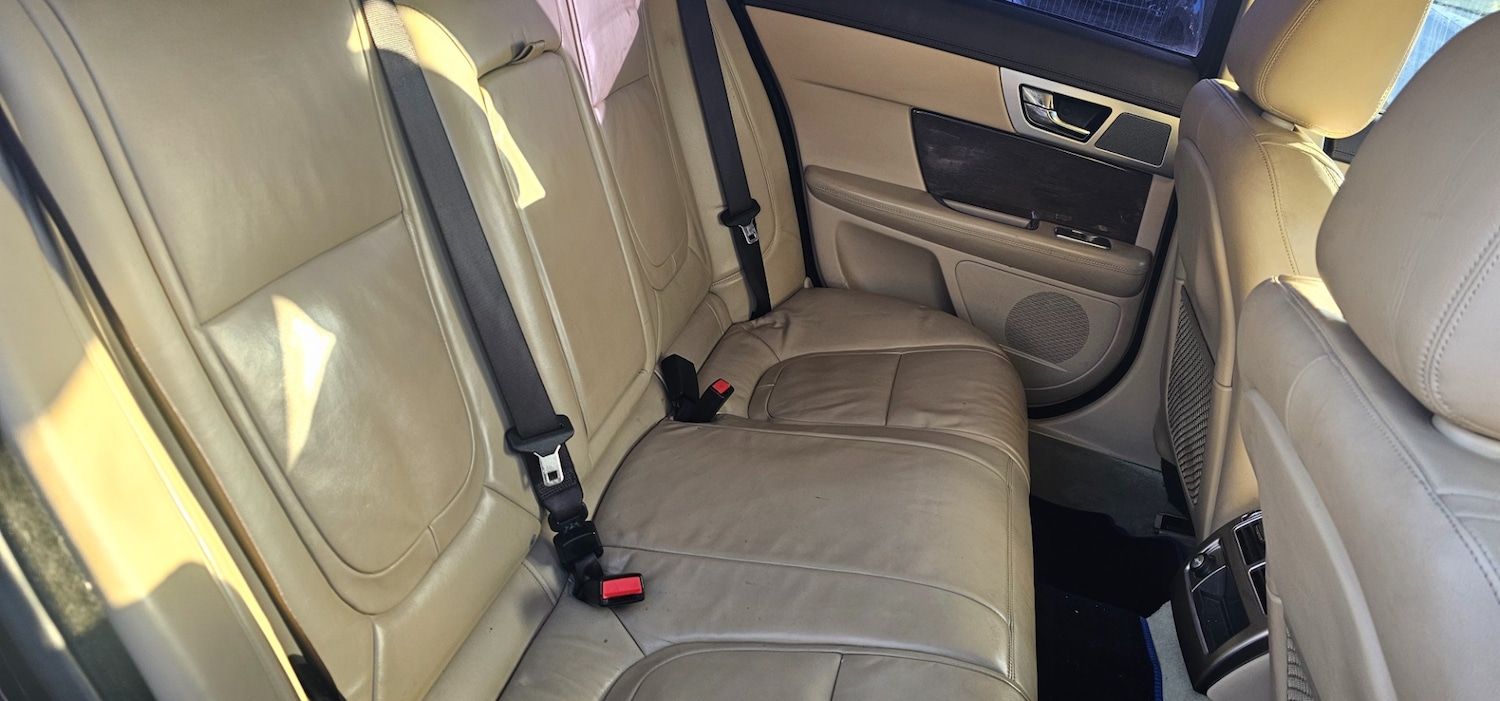 Used Jaguar XF 2014 for sale - 76218706: Photo 13