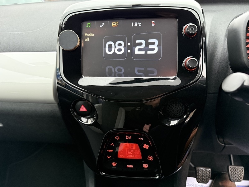 Used Toyota AYGO 2017 for sale - 76924001: Photo 17