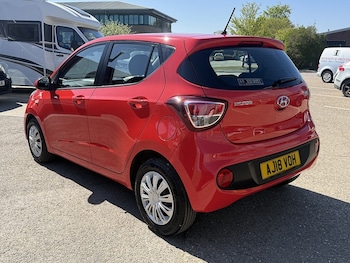 Used Hyundai i10 2018 for sale - 77937461: Photo